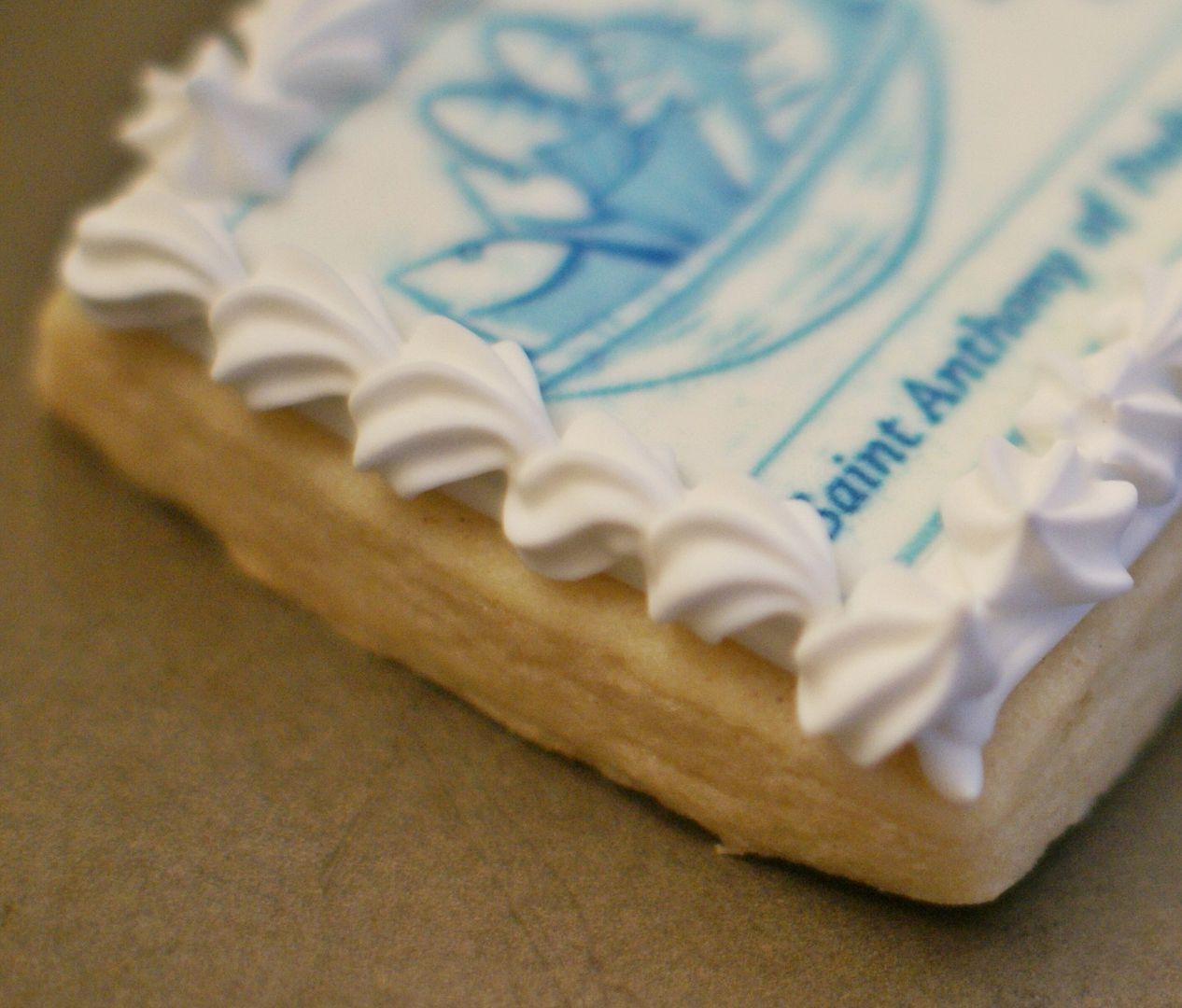 What to do when good icing goes bad . . . Works for Me Wednesday Bake at 350°